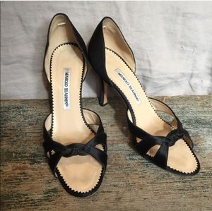 Manolo Blahnik black shoes heels